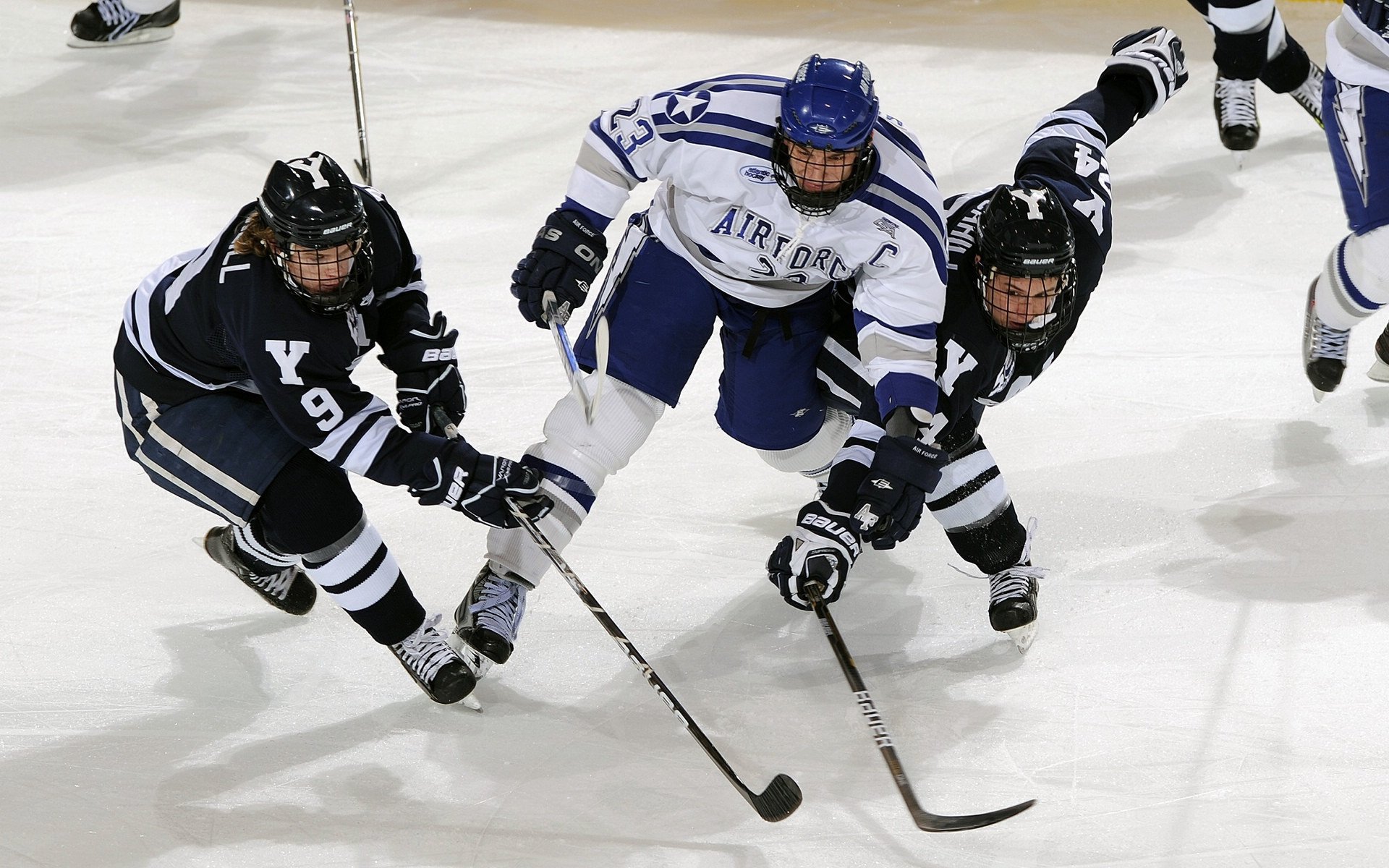 拜仁慕尼黑主场狂胜,晋级形势大好,拜仁慕尼黑2022