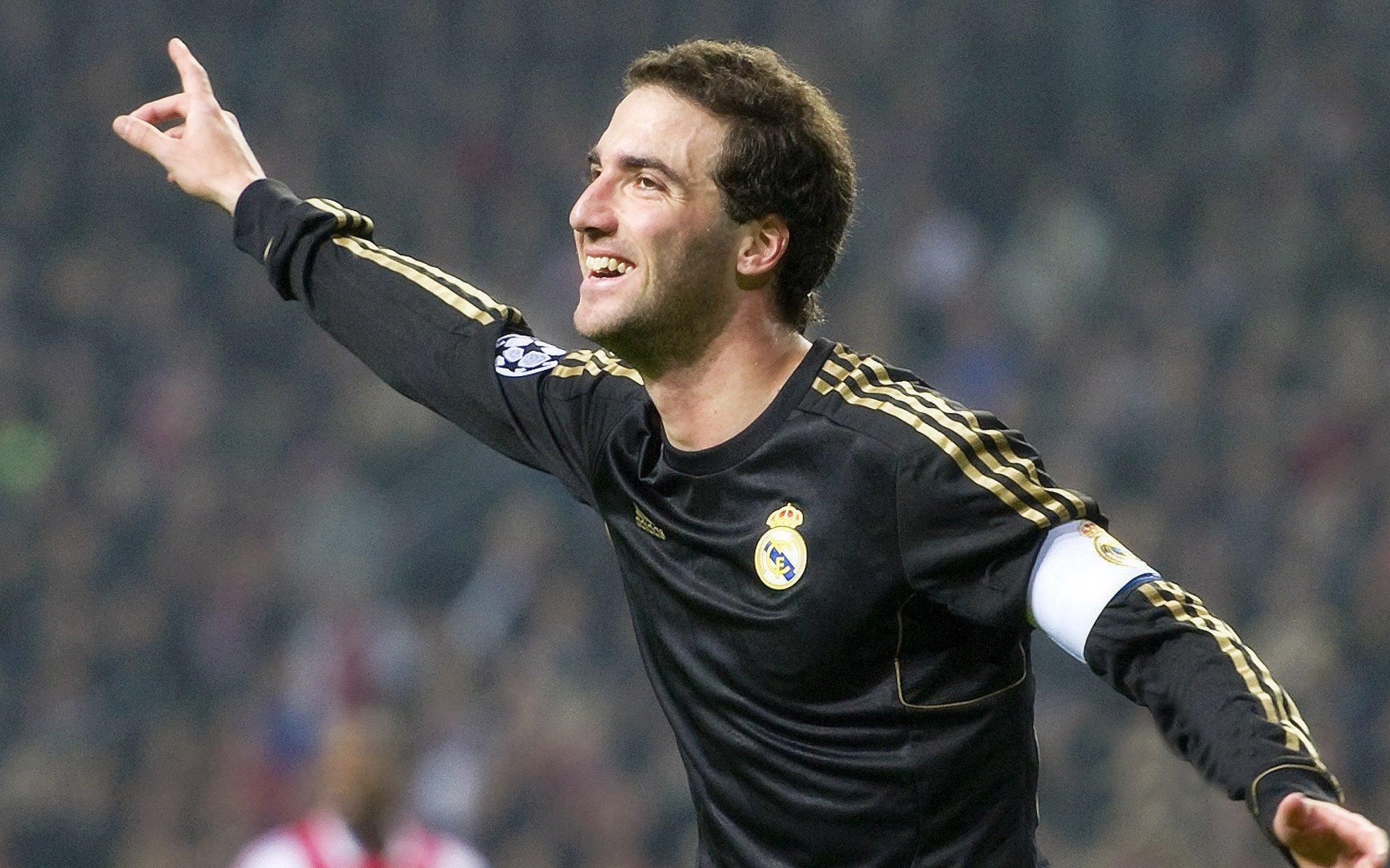 水球淘汰战中立代表队A顽强逆转胜出，水球战术