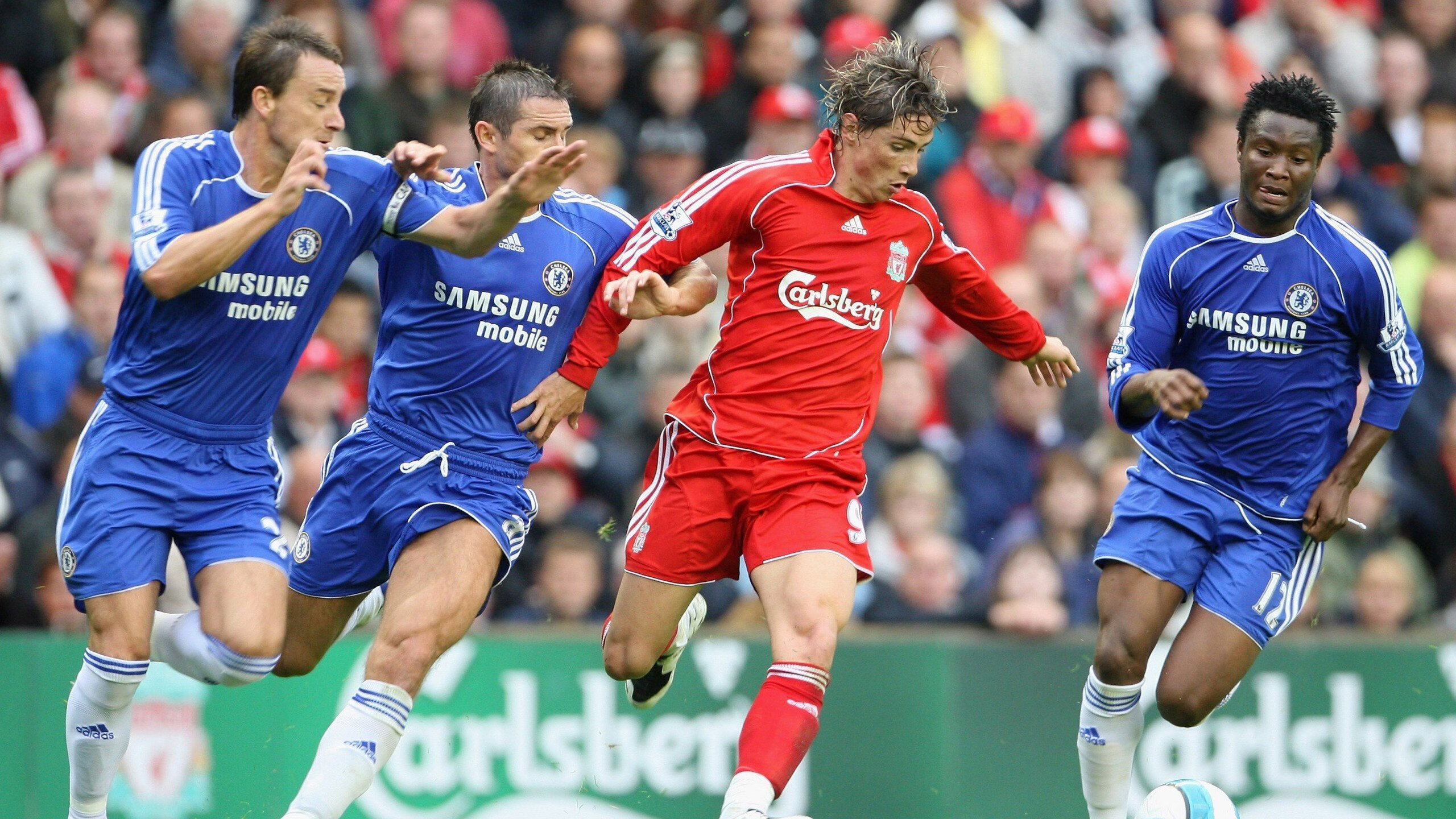 爱游戏下载-校园足球大赛精彩纷呈，既展现少年风采也促进体育文化交流，校园足球赛介绍