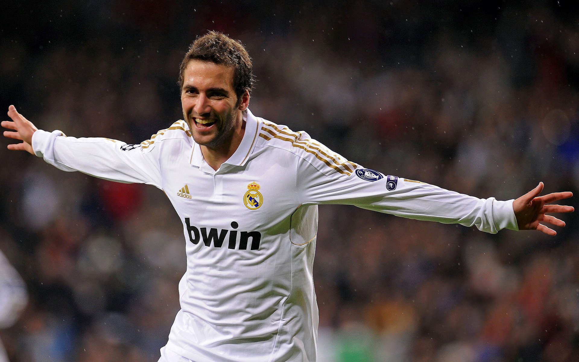 ayx体育 vip-球迷“自制大片”：最燃的比赛瞬间你都看了吗？，如何制作十佳球集锦